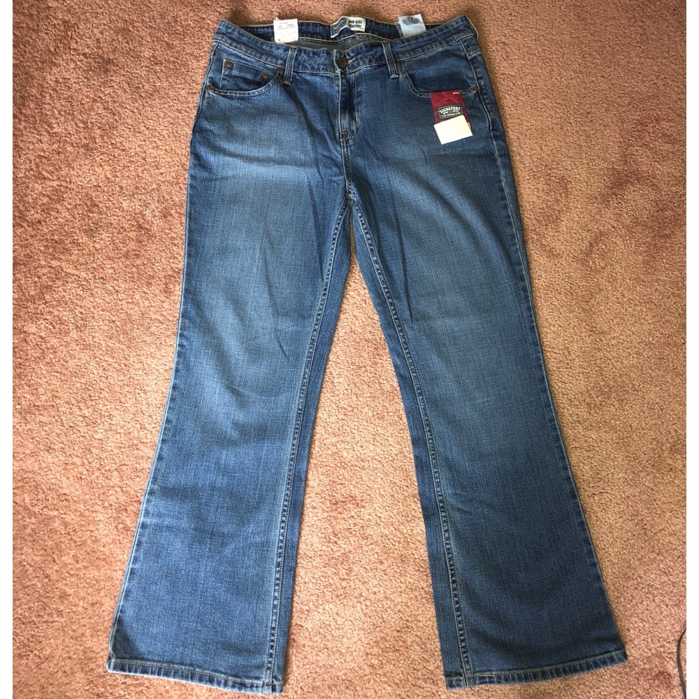 Levi Mid Rise Bootcut Jeans